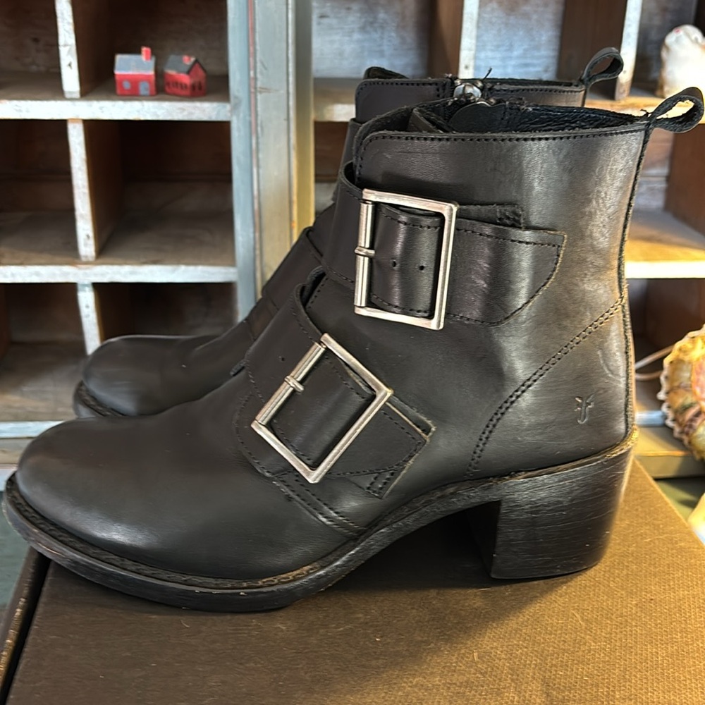 Frye RARE! belted made in USA! - Picture 4 of 8